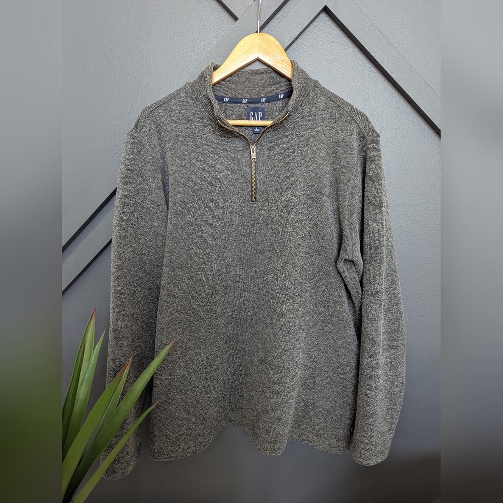 GAP Men's Gray/Black Quarter Zip Sweater, Size Large
